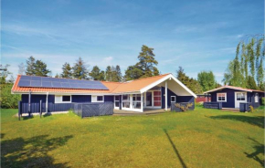 Nice Home In Væggerløse With Kitchen, Bogø By